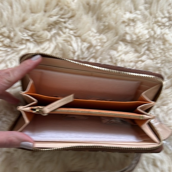 NWT Crosslace leather wristlet,lacrosse weave print leather and natural leather - Picture 5 of 11